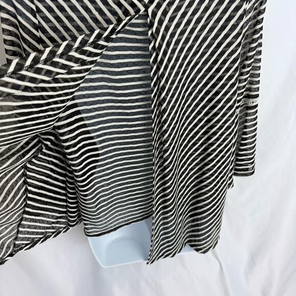 Studio JPR Bell Sleeve Layered Top Size Small - Picture 10 of 11